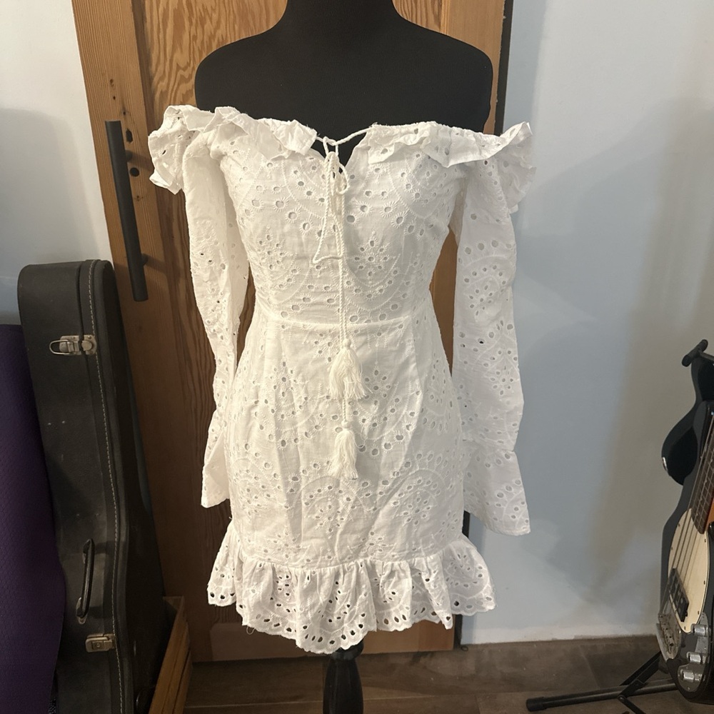Chic White Lace Off-Shoulder Dress